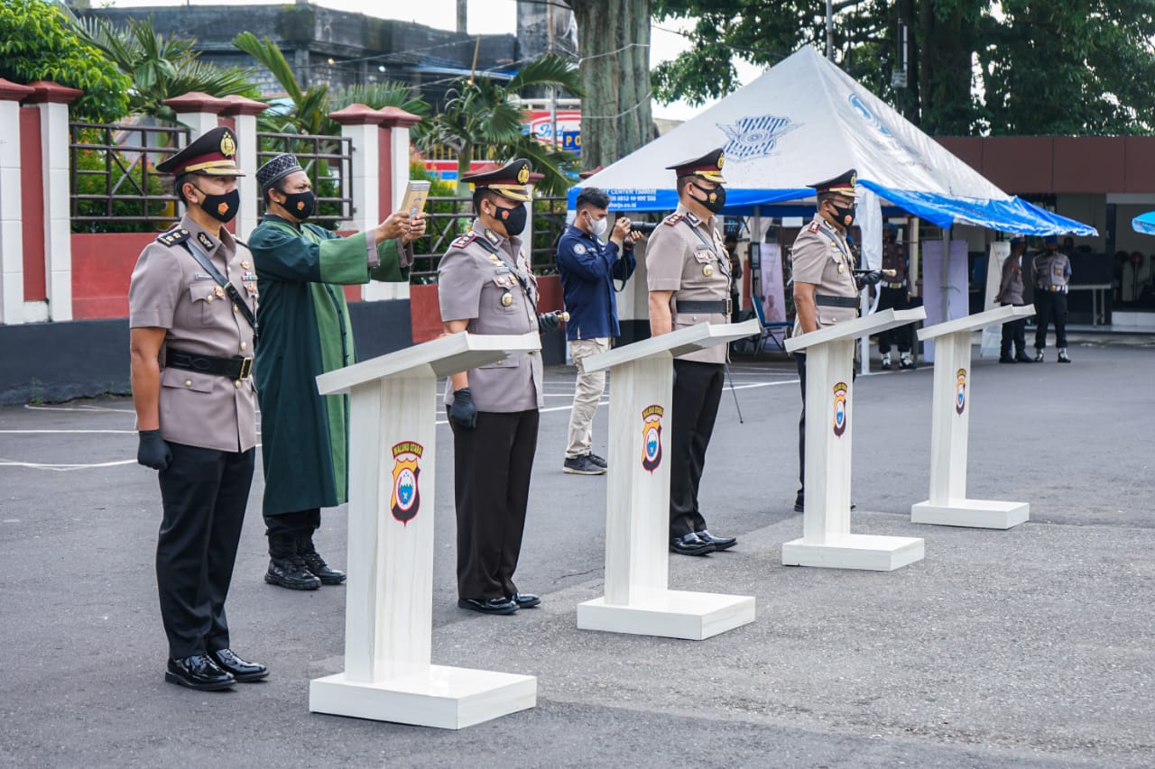 Photo of KAPOLDA PIMPIN SERTIJAB DUA KAPOLRES  JAJARAN POLDA MALUKU UTARA