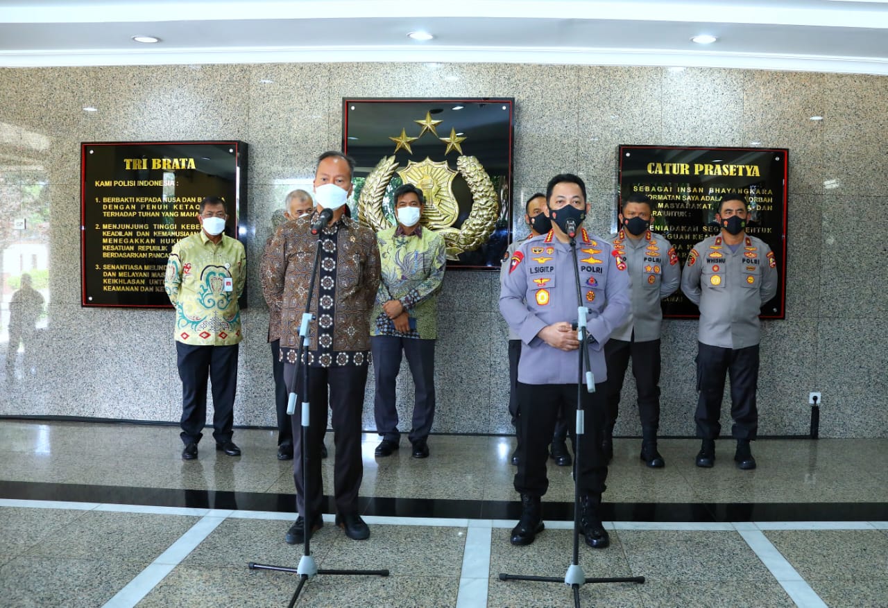 Photo of Kapolri Bentuk Satgas Gabungan Awasi Produksi dan Distribusi Selama 24 Jam: Pastikan Stok Minyak Curah Tersedia