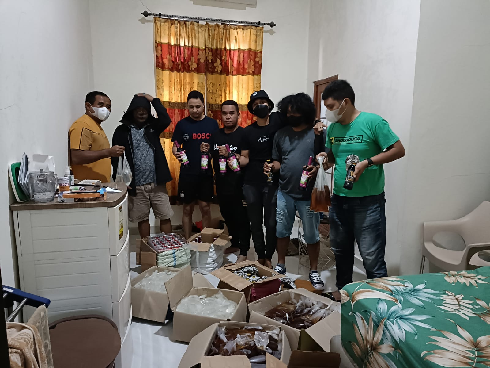 Photo of POLDA MALUT DI KABUPATEN HALTENG KEMBALI AMANKAN RATUSAN BOTOL MIRAS BERBAGAI JENIS.