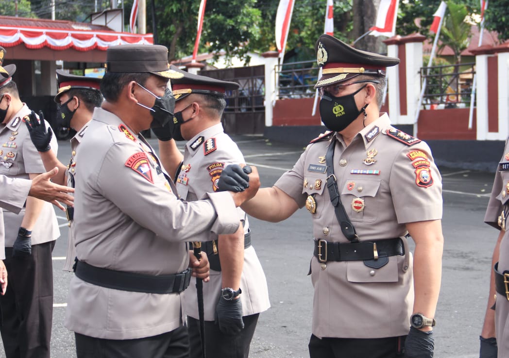 Photo of DUA PEJABAT UTAMA POLDA MALUT DAN KAPOLRES TIDORE KEPULAUAN BERGANTI