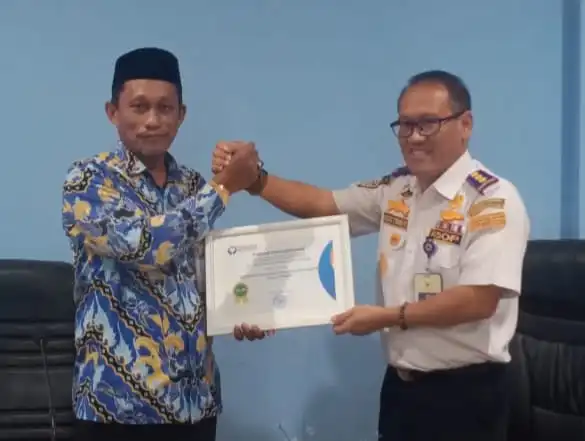 Photo of AWARD OMBUSDMAN KEPADA KSOP II TERNATE DIKRITISI.