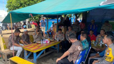 Photo of Jumat Curhat”, Kapolda Malut Terima aspirasi masyarakat di Pelabuhan Ahmad Yani